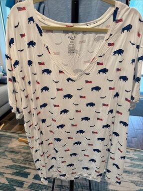 Kyte BABY White V-Neck Top with Navy Buffalo & USA Flag Print XXL